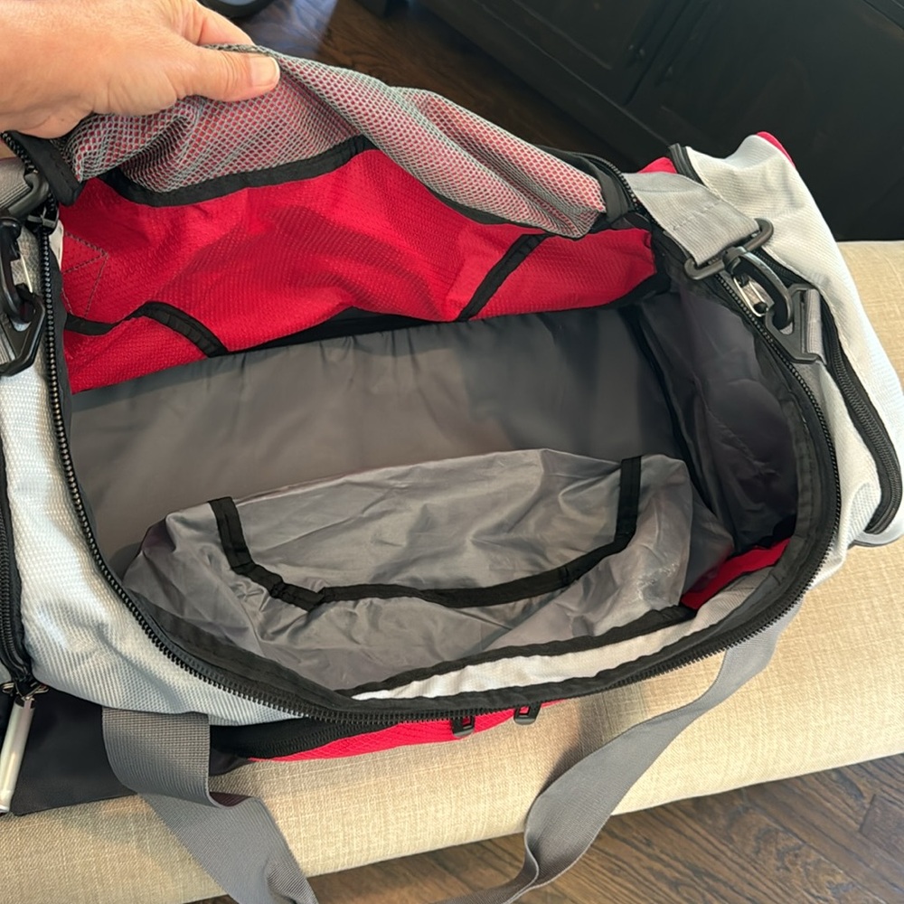 Totto Duffle Bag Used Once 23”X 11”X 12” - Picture 4 of 6